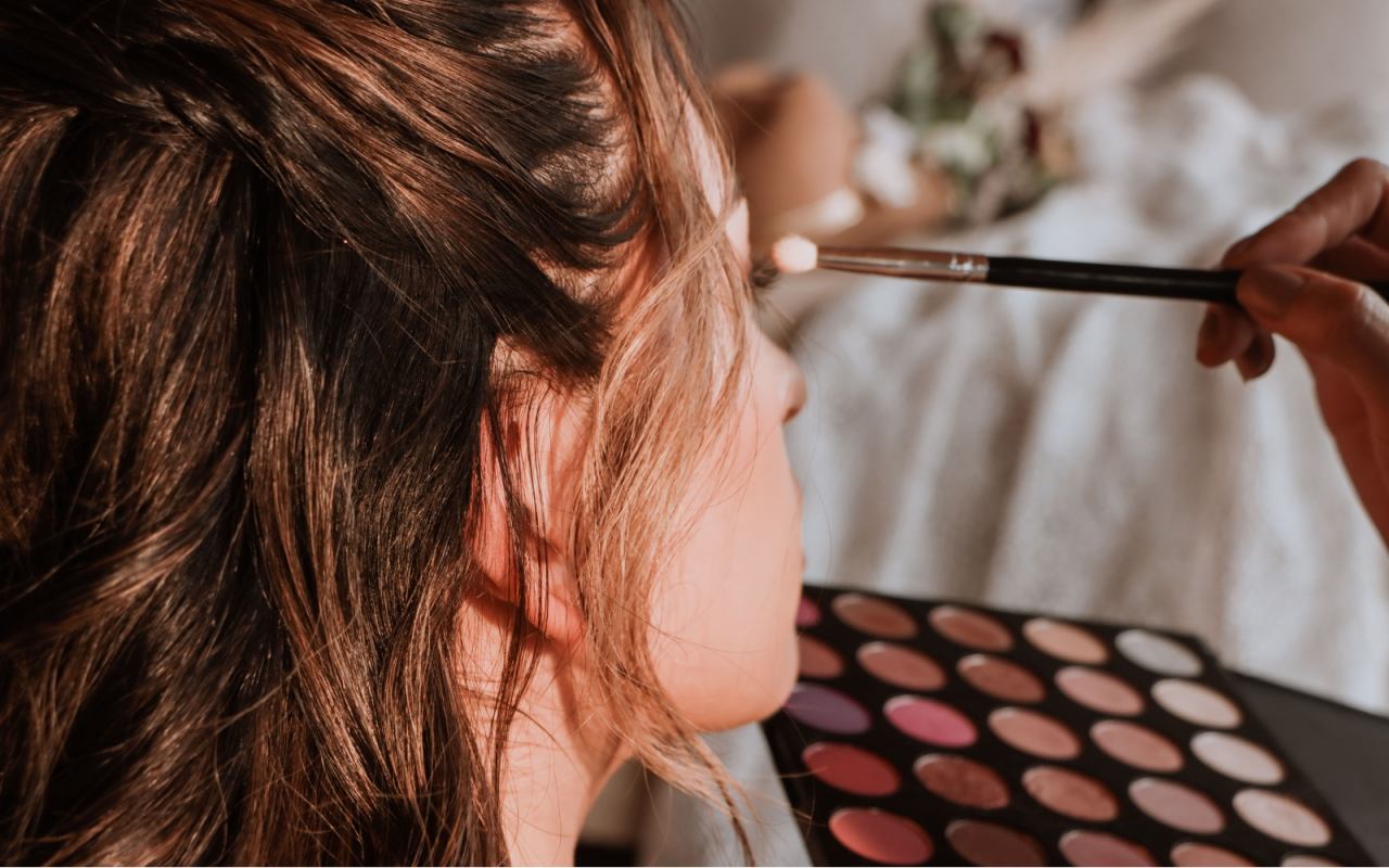 1,001 Catchy and Unique Makeup Business Name Ideas to Try in 2023